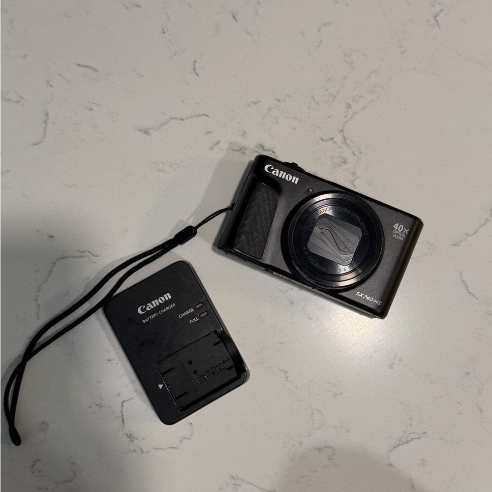 Canon Black Digital Camera with Charger
